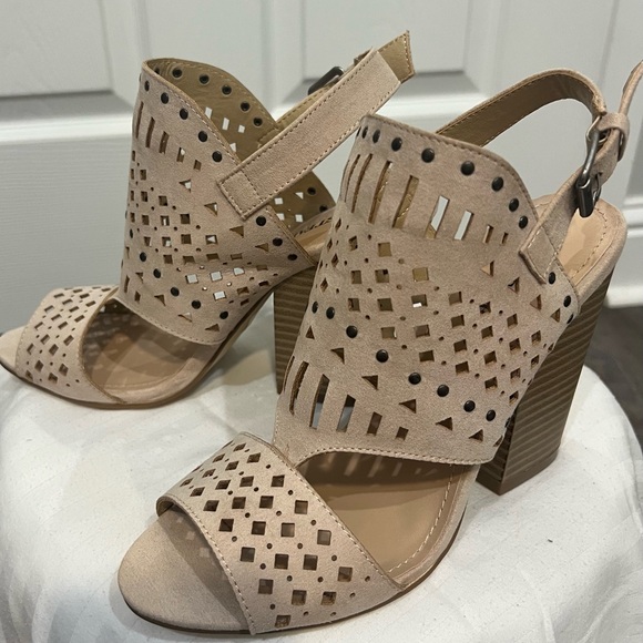 JustFab Tan Heeled Sandals with Geometric Cutouts - Picture 9 of 10